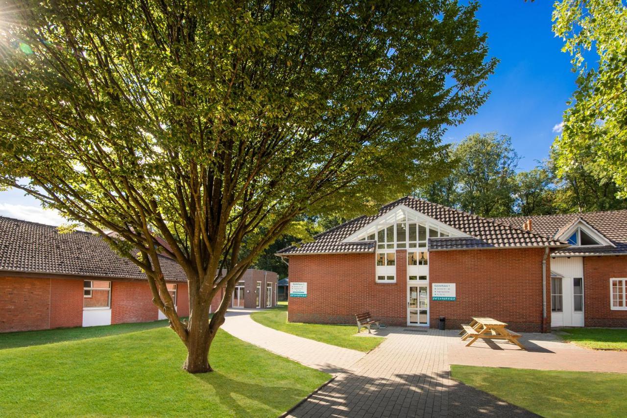 Hoessensportzentrum Westerstede Exterior photo
